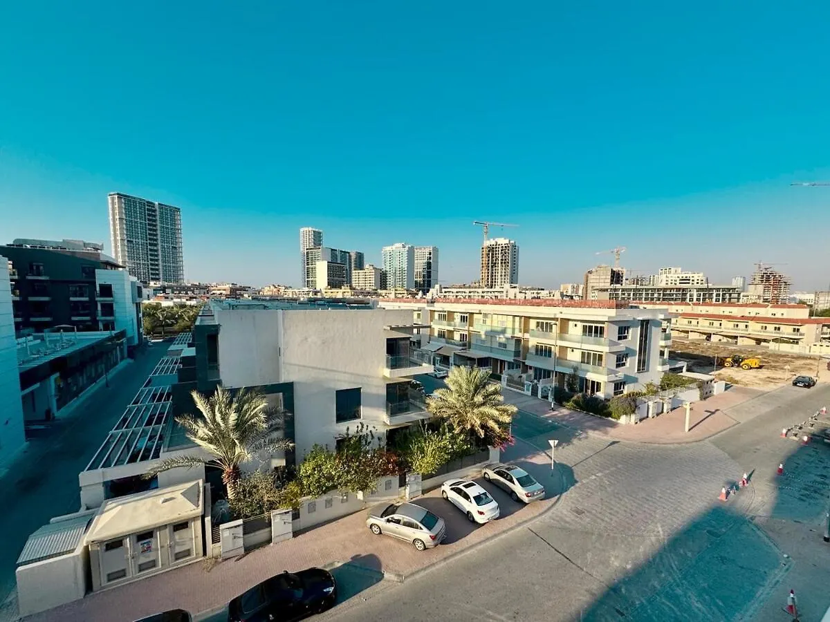 Homes2Retreat - Modern 2Br With Balcony In Jvc Dubai 0*,  United Arab Emirates