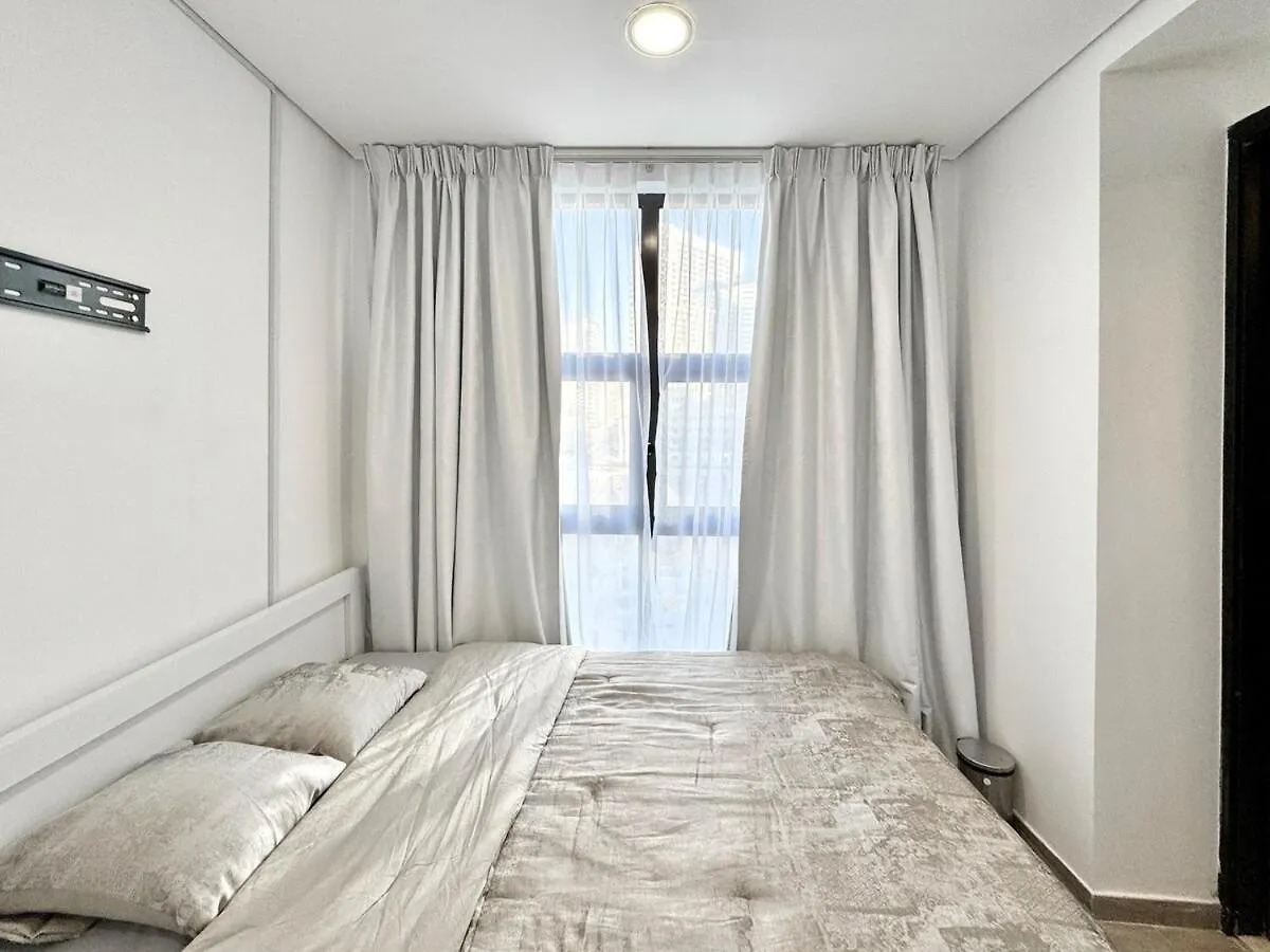 Homes2Retreat - Modern 2Br With Balcony In Jvc Dubai